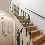 Palma 3-A Bedroom Apartment Located Central Lisbon
