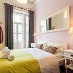 Palma 3-A Bedroom Apartment Located Central Lisbon