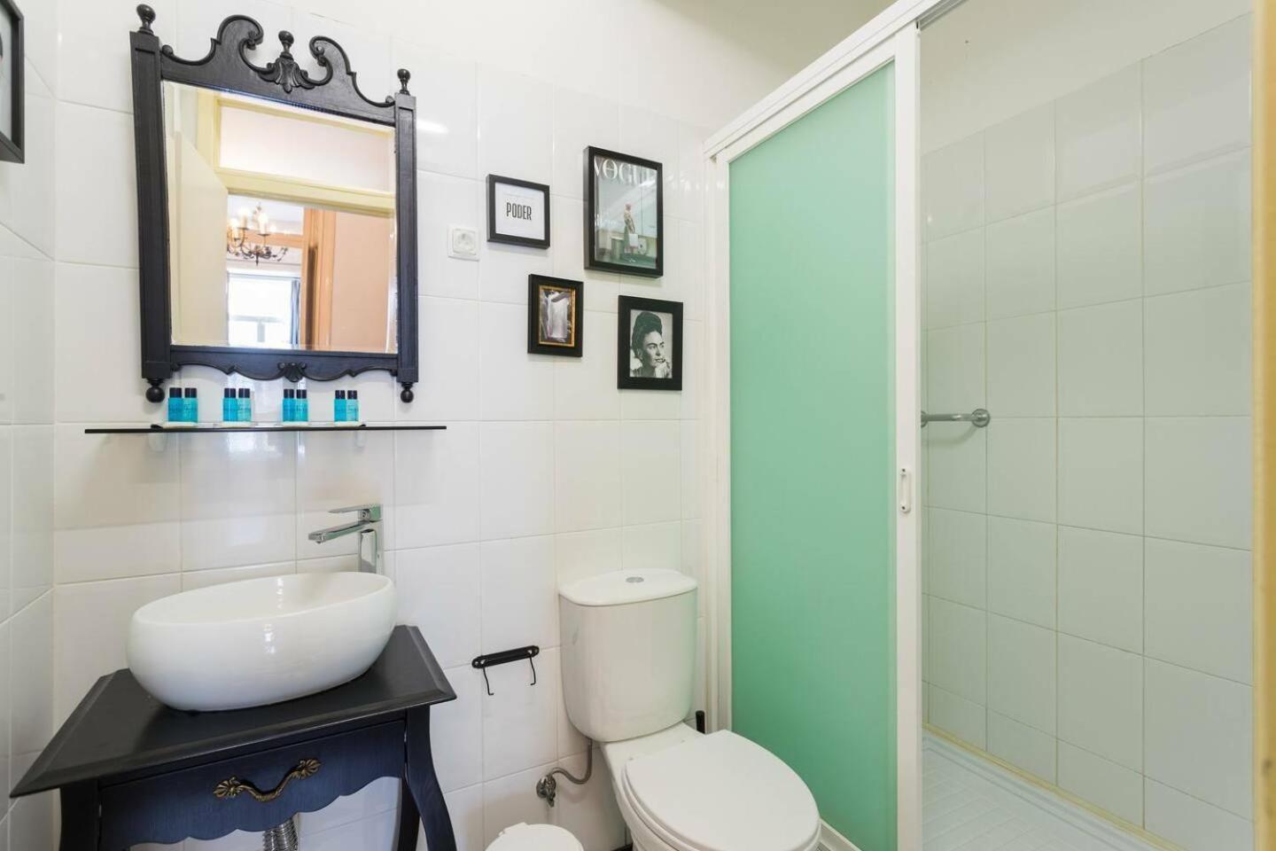 Apartment Palma 3-a Bedroom Located Lisbon